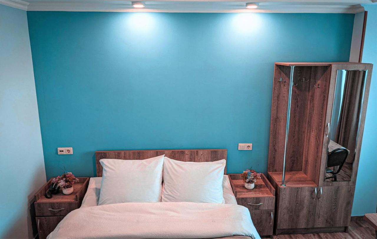 Tbilisi Airport Hotel - Atu Ngoại thất bức ảnh