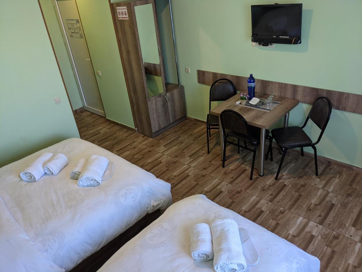 Tbilisi Airport Hotel - Atu Ngoại thất bức ảnh